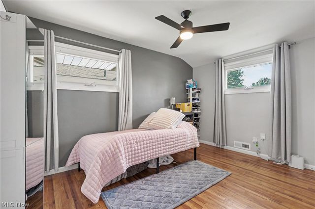 578 E Hillsdale Avenue, Seven Hills, OH 44131