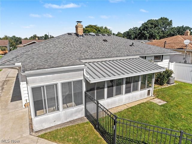 578 E Hillsdale Avenue, Seven Hills, OH 44131