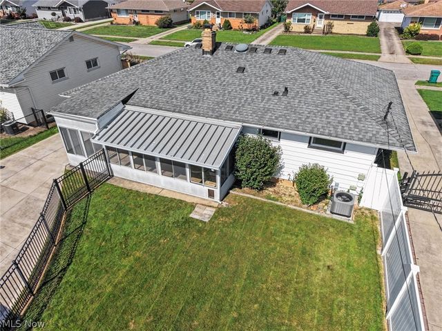 578 E Hillsdale Avenue, Seven Hills, OH 44131