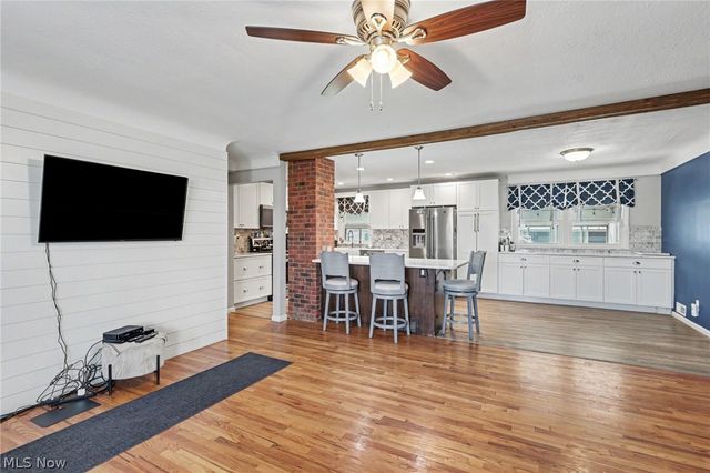 578 E Hillsdale Avenue, Seven Hills, OH 44131