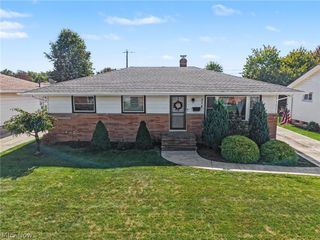 578 E Hillsdale Avenue, Seven Hills, OH 44131