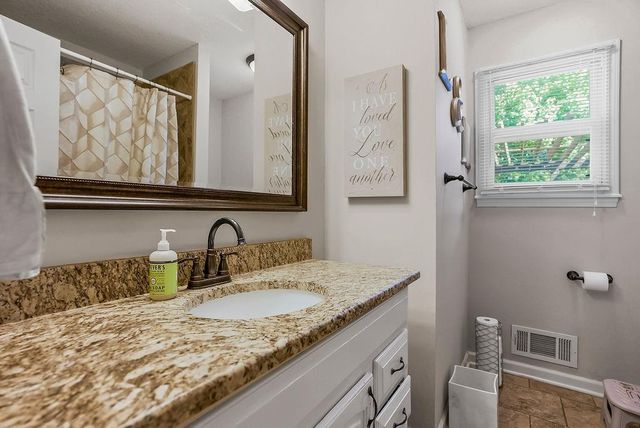11300 NW 60 Street, Parkville, MO 64152