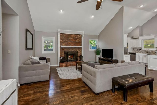 11300 NW 60 Street, Parkville, MO 64152