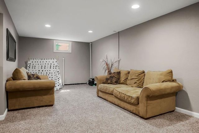11300 NW 60 Street, Parkville, MO 64152