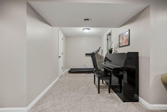 11300 NW 60 Street, Parkville, MO 64152