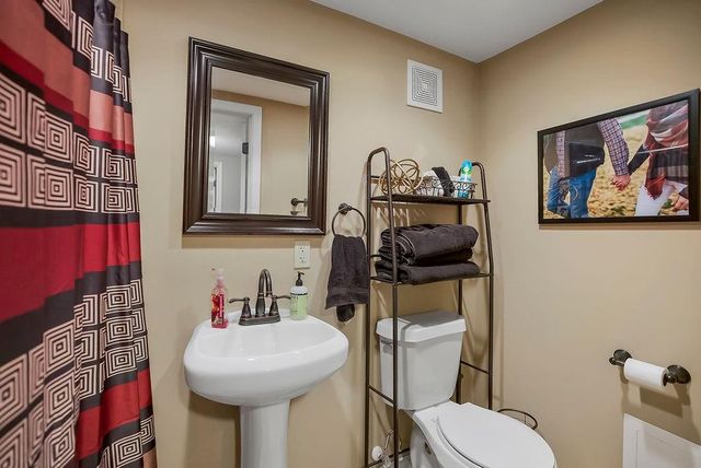 11300 NW 60 Street, Parkville, MO 64152