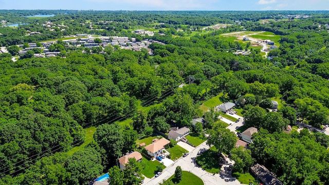 11300 NW 60 Street, Parkville, MO 64152