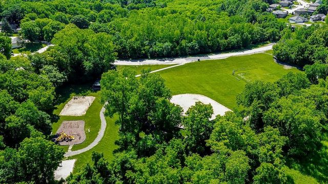 11300 NW 60 Street, Parkville, MO 64152