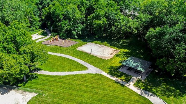 11300 NW 60 Street, Parkville, MO 64152