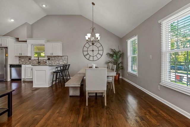 11300 NW 60 Street, Parkville, MO 64152