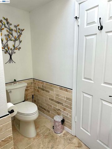 5182 Coach, El Sobrante, CA 94803