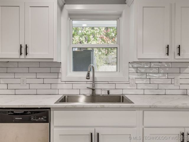 3315 S 116th East Place, Tulsa, OK 74146