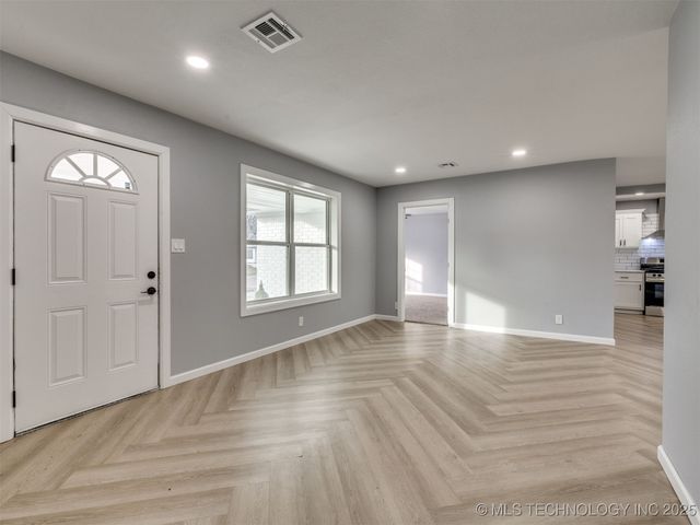 3315 S 116th East Place, Tulsa, OK 74146