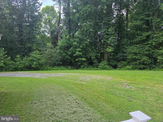 416 BERRY HILL RD, Tappahannock, VA 22560