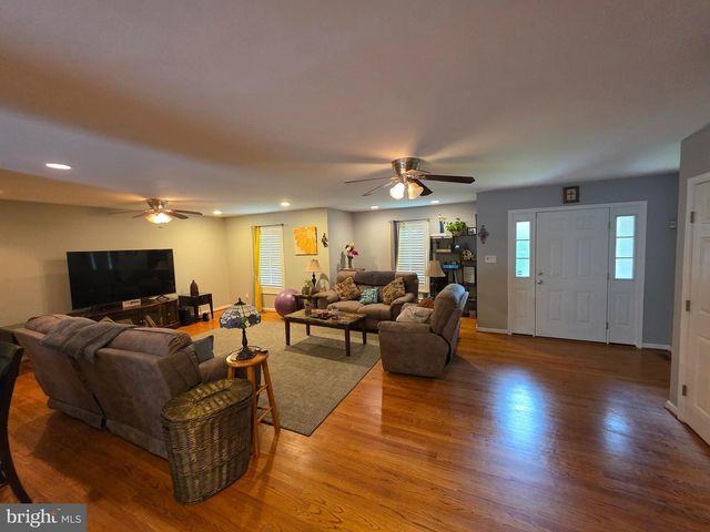 416 BERRY HILL RD, Tappahannock, VA 22560