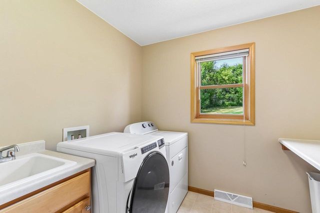 8437 Ellington Way, Middleton, WI 53562