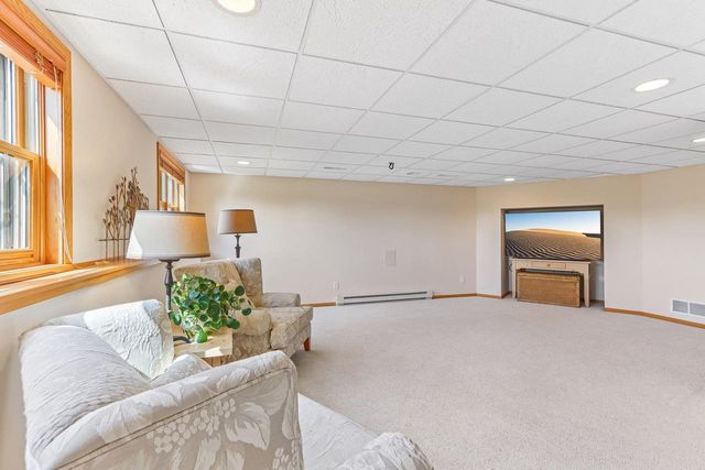 8437 Ellington Way, Middleton, WI 53562