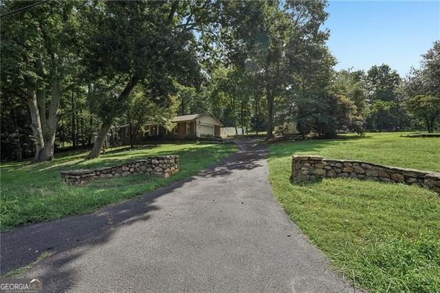 1025 Greenwood Acres Drive, Cumming, GA 30040