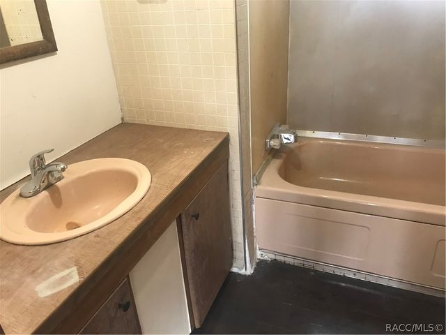 9910 E Bushnell Road, Floral City, FL 34436