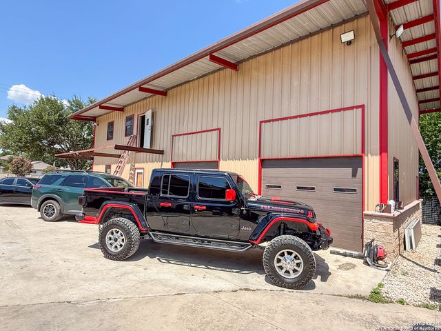 6766 Crestway, San Antonio, TX 78239