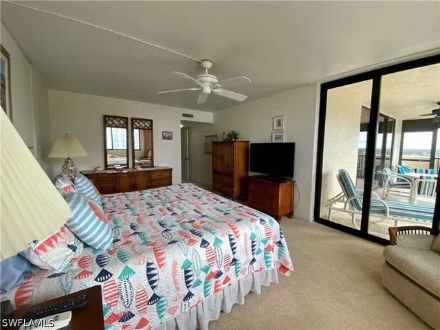 10851 GULFSHORE DR 1001, Naples, FL 34108