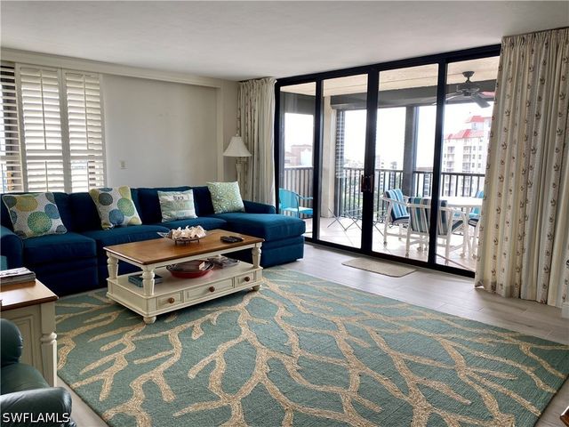 10851 GULFSHORE DR 1001, Naples, FL 34108