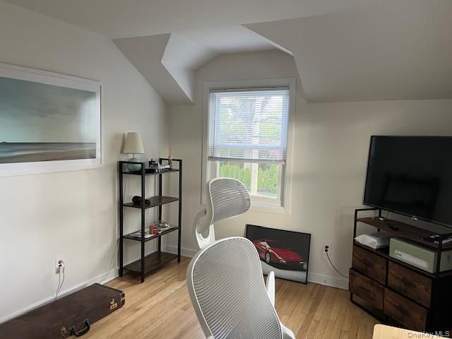 45 Radcliff Avenue W., Port Washington, NY 11050