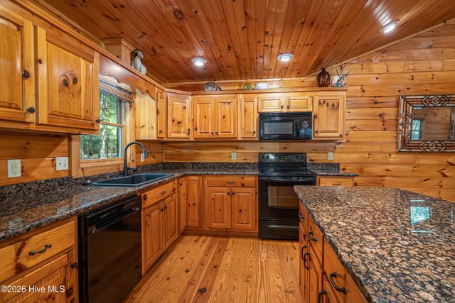 635 Brasstown View Road, Murphy, NC 28906
