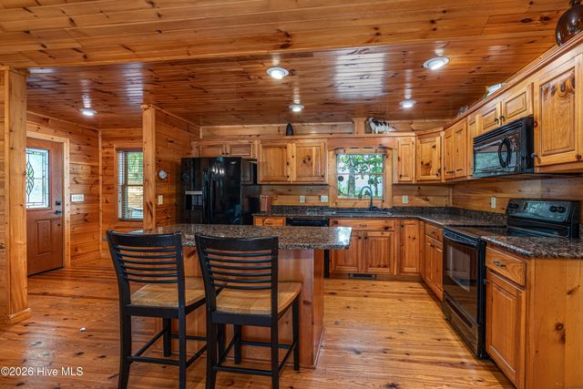 635 Brasstown View Road, Murphy, NC 28906