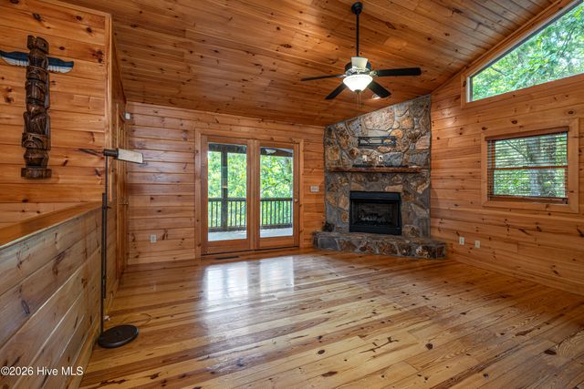 635 Brasstown View Road, Murphy, NC 28906