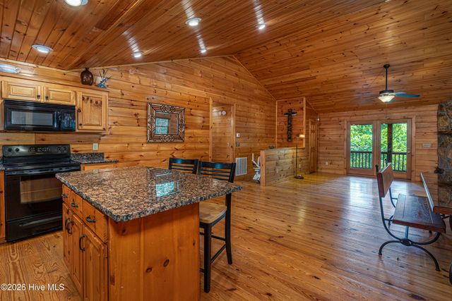 635 Brasstown View Road, Murphy, NC 28906
