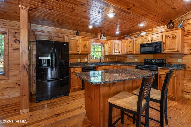 635 Brasstown View Road, Murphy, NC 28906