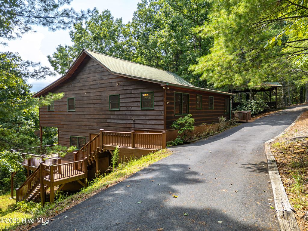 635 Brasstown View Road, Murphy, NC 28906