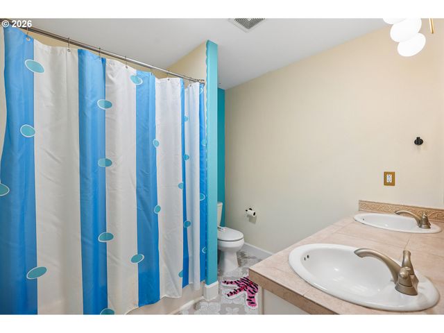 9405 Ne 102ND St, Vancouver, WA 98662