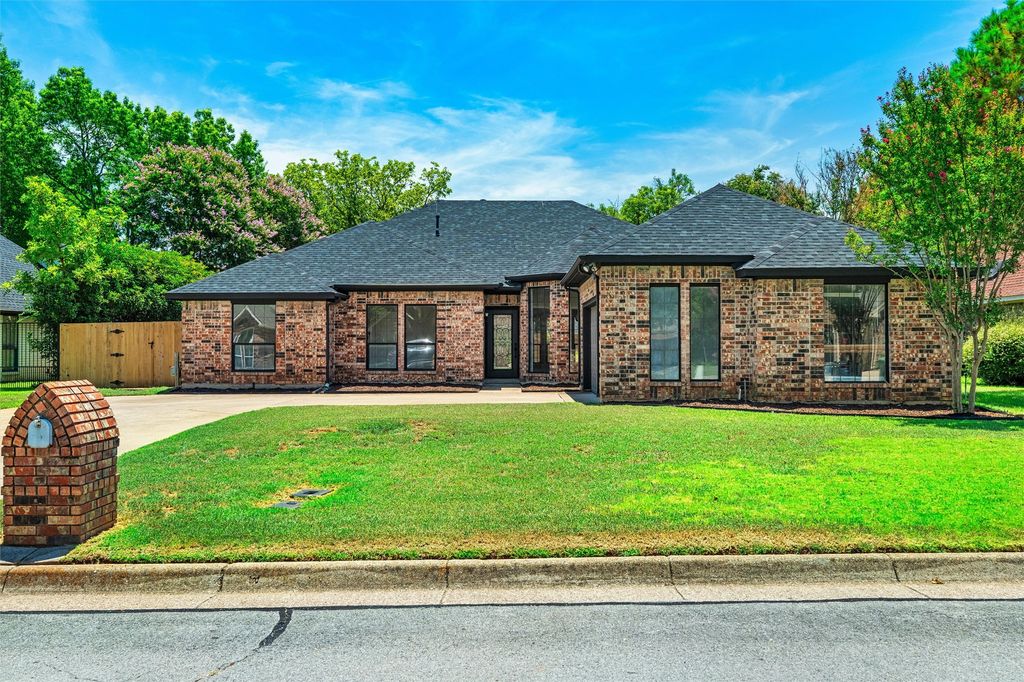 506 Giltin Drive, Arlington, TX 76006