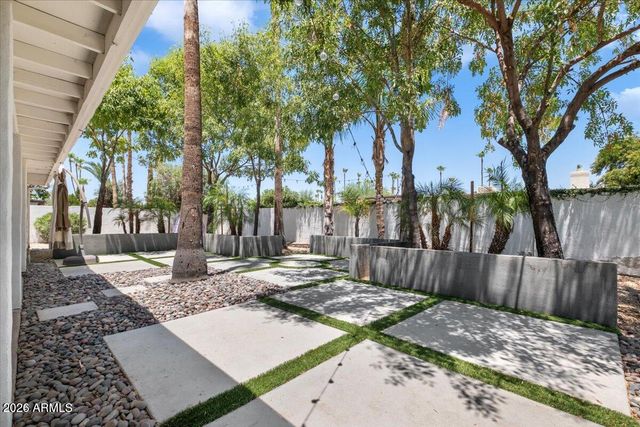 6828 E LUDLOW Drive, Scottsdale, AZ 85254