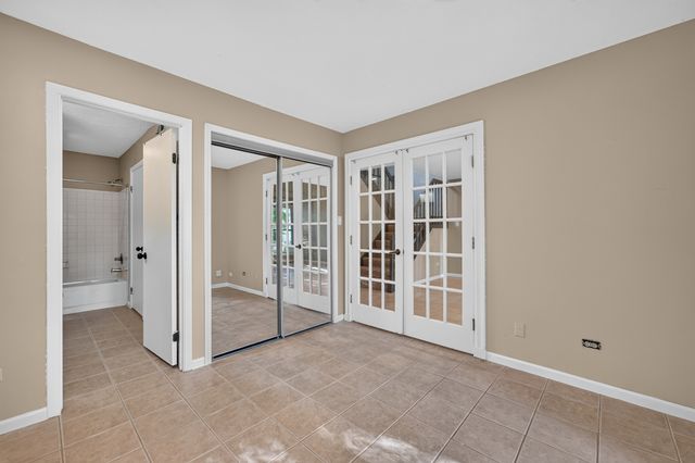244 Coventry Court 244, Bloomingdale, IL 60108