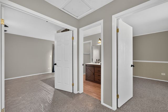 244 Coventry Court 244, Bloomingdale, IL 60108