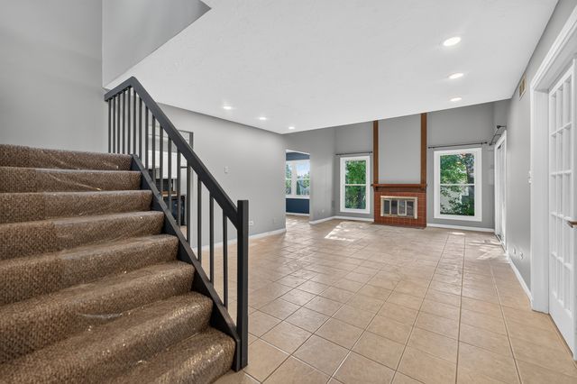 244 Coventry Court 244, Bloomingdale, IL 60108