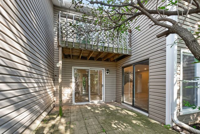 244 Coventry Court 244, Bloomingdale, IL 60108
