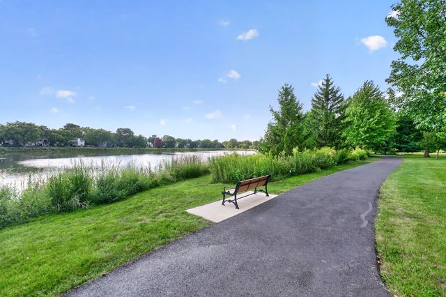 244 Coventry Court 244, Bloomingdale, IL 60108