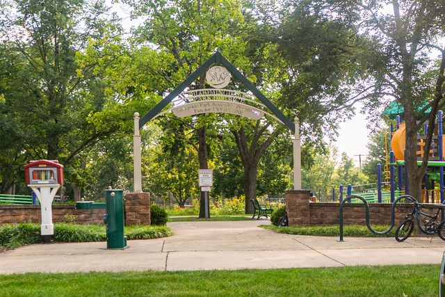 244 Coventry Court 244, Bloomingdale, IL 60108