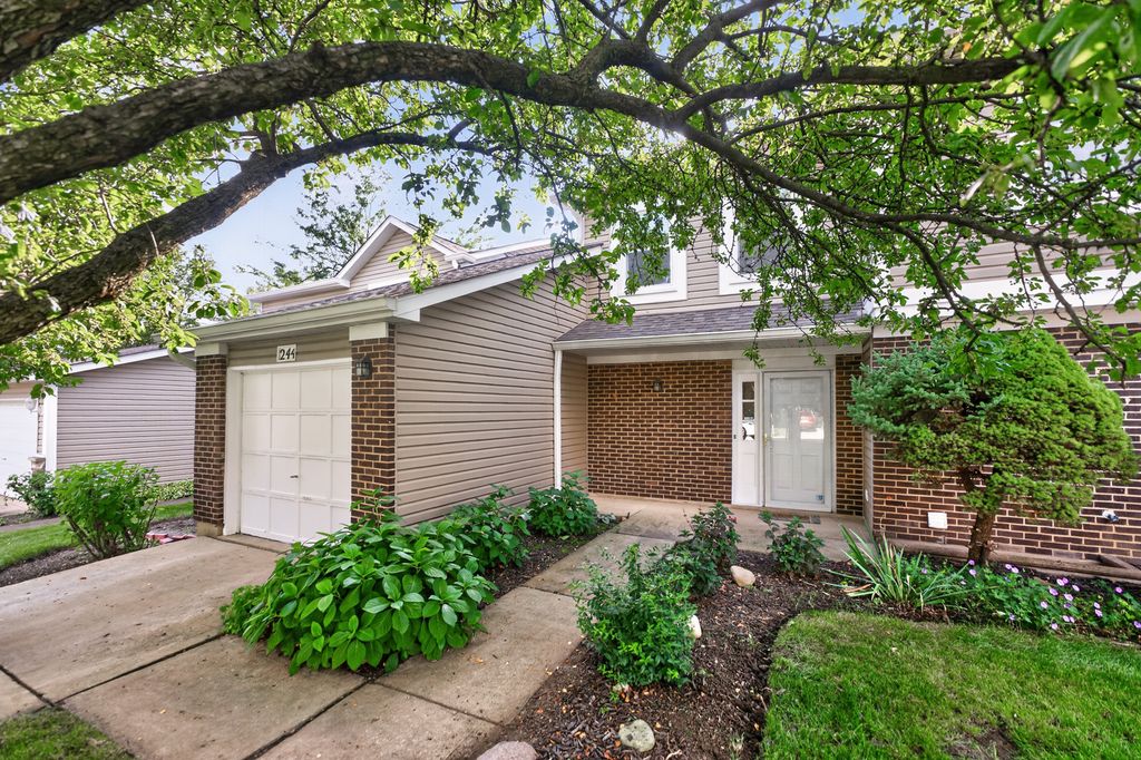 244 Coventry Court 244, Bloomingdale, IL 60108