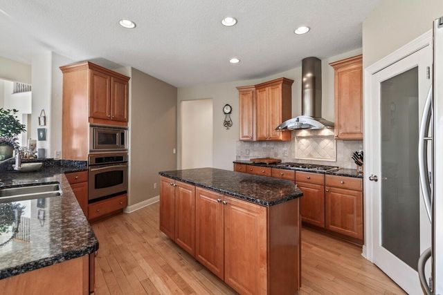 743 Royal Troon COURT, Oconomowoc, WI 53066