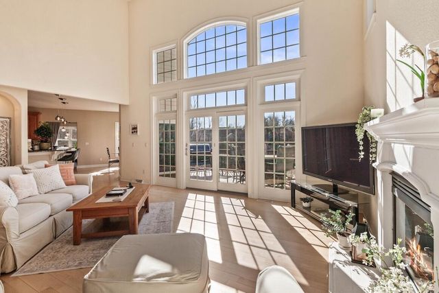 743 Royal Troon COURT, Oconomowoc, WI 53066