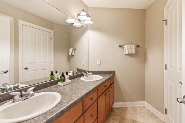 743 Royal Troon COURT, Oconomowoc, WI 53066