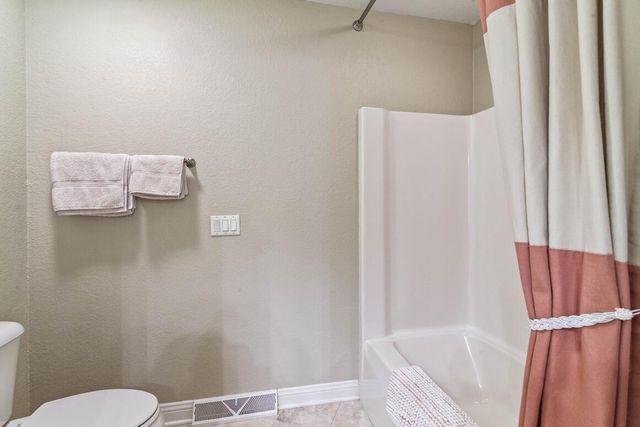 743 Royal Troon COURT, Oconomowoc, WI 53066