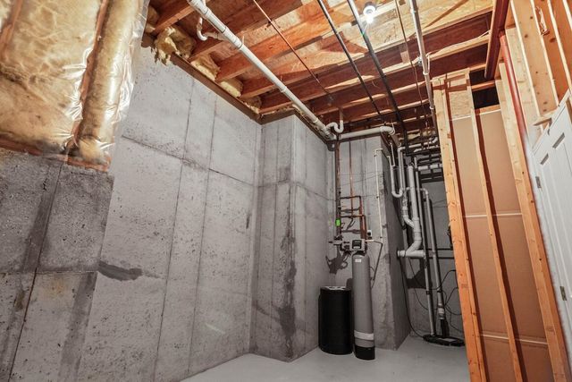 743 Royal Troon COURT, Oconomowoc, WI 53066