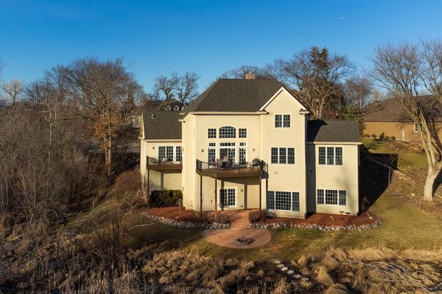 743 Royal Troon COURT, Oconomowoc, WI 53066