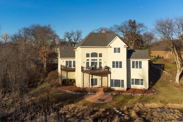 743 Royal Troon COURT, Oconomowoc, WI 53066